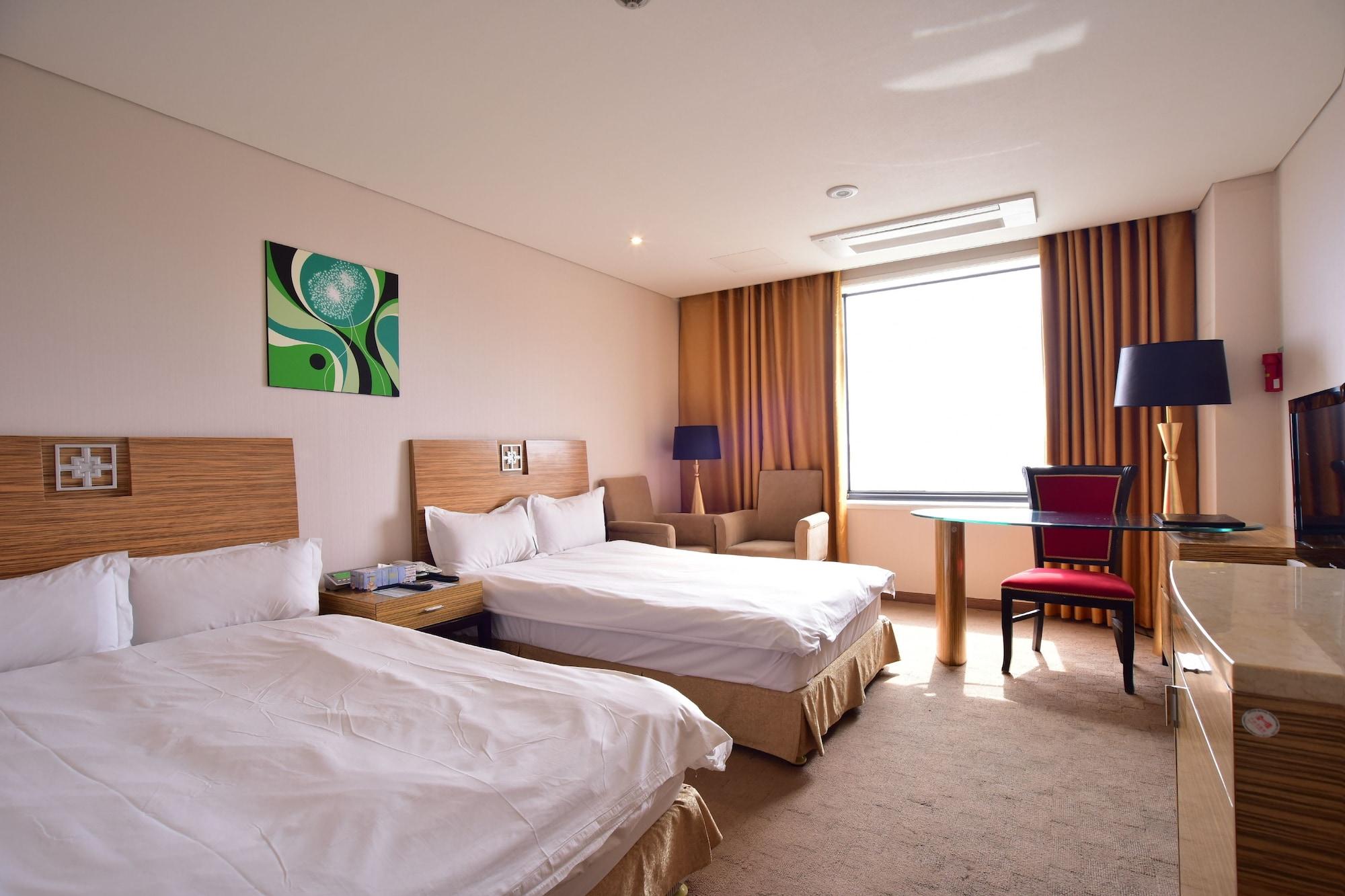 Philos Hotel Поханг Екстериор снимка