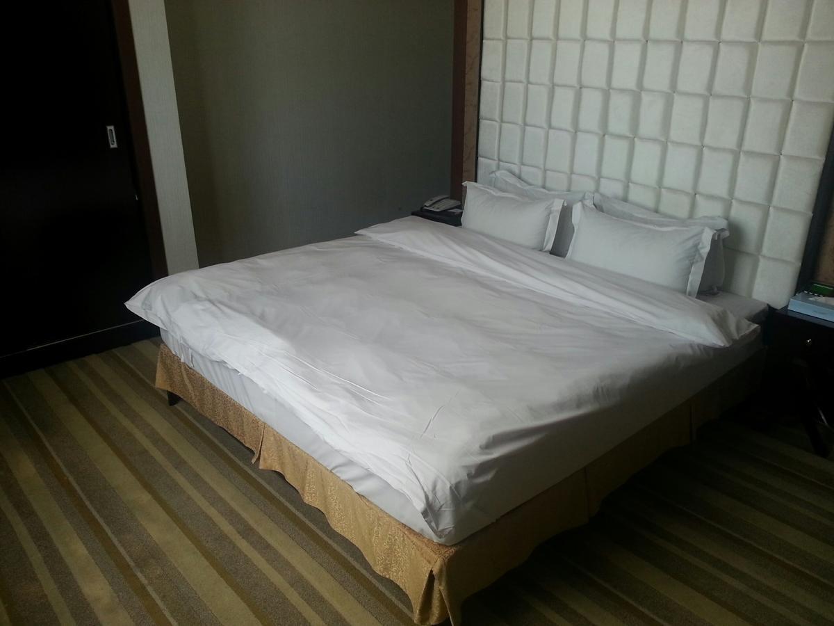 Philos Hotel Поханг Екстериор снимка